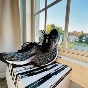 Brooks Launch 5 Tennis Shoes🏃‍♀️👟🎾 | Size 8